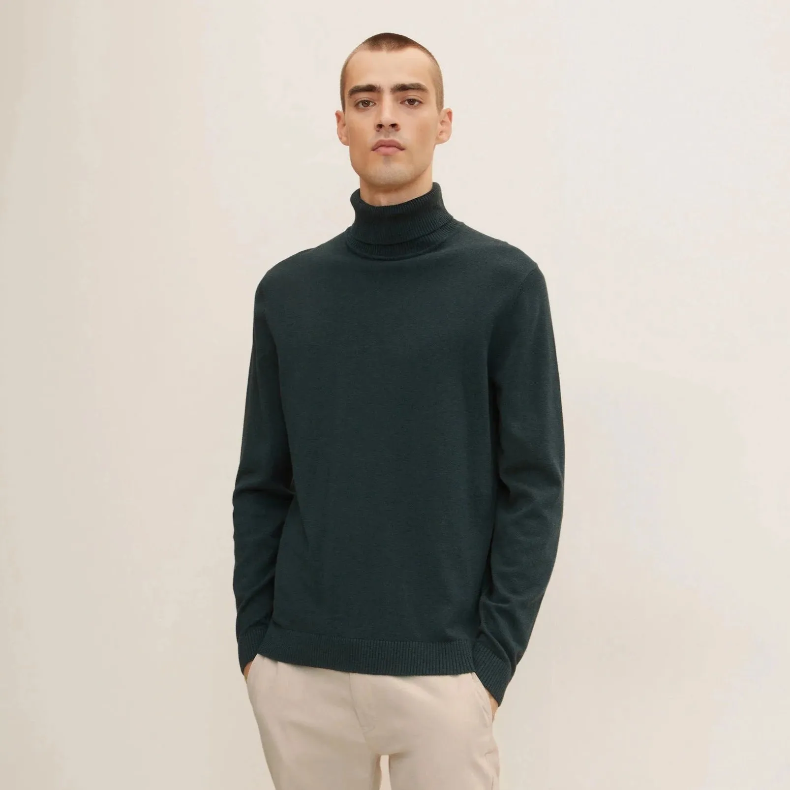 Fine Knitted Turtleneck (Pine)