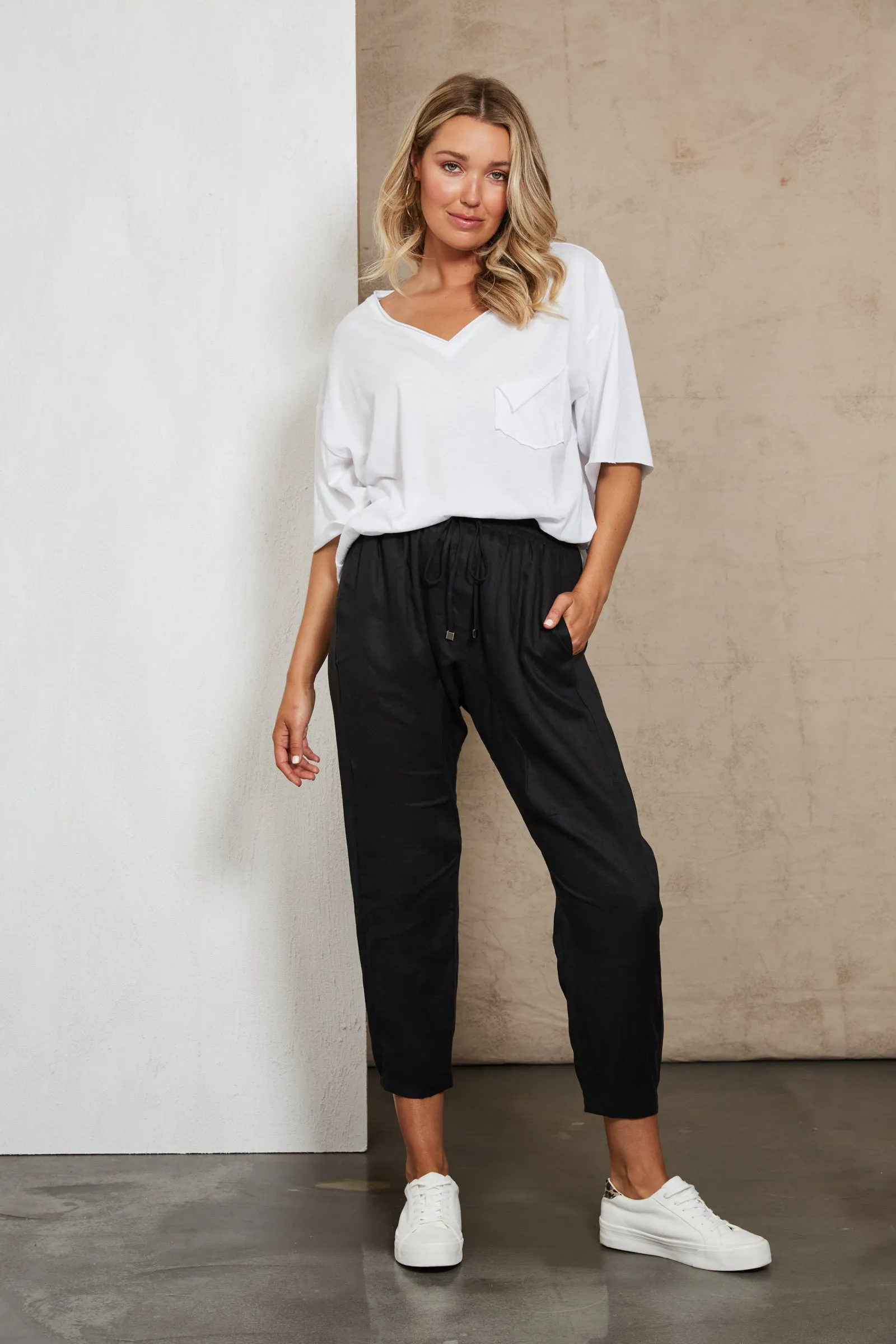 Studio Relaxed Linen Pant - Black